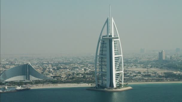 Dubai Burj al Arab 7 csillagos szálloda — Stock videók