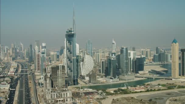 Skyline der Stadt Dubai aus der Luft — Stockvideo