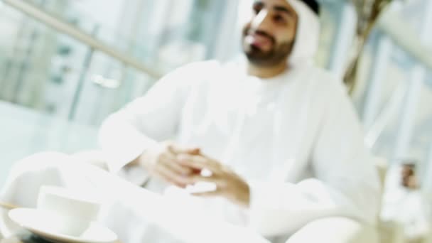 Арабська-бізнесмени рукостискань — стокове відео