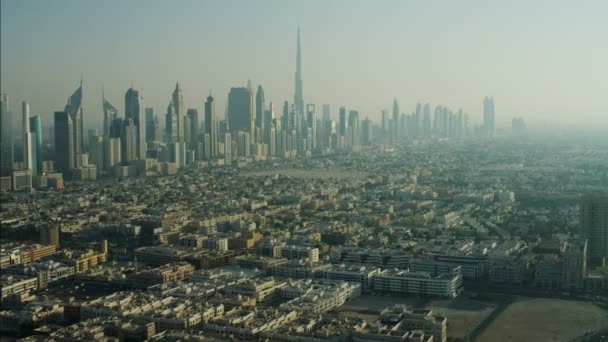 Dubai Cityscape Burj Khalifa wolkenkrabbers — Stockvideo