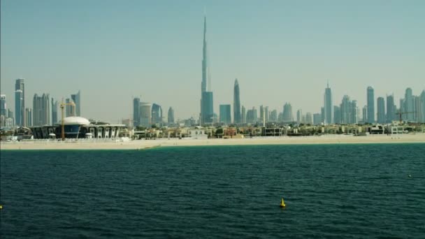 Luchtfoto Oceaan Dubai City skyline — Stockvideo