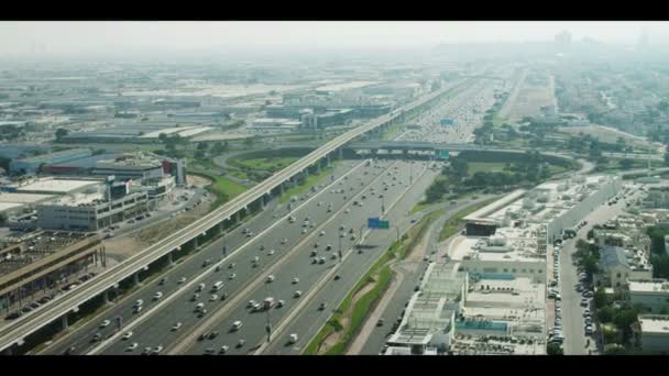 Dubai Sheikh Zayed Road tráfico en movimiento — Vídeo de stock