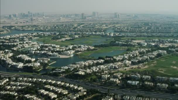 Casas de lujo en Dubai Emirates Hills — Vídeo de stock