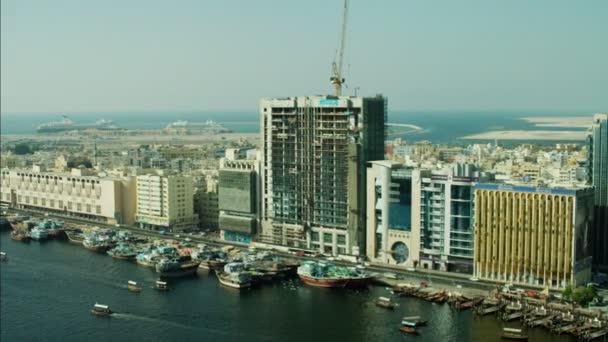 Antenn Dubai Creek Waterfront — Stockvideo