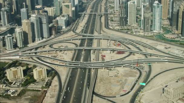 Dubai Sheikh Zayed Road vägkorsning — Stockvideo