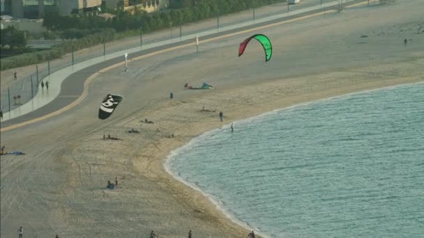 Dubai kite surfing latające Extreme Sport — Wideo stockowe