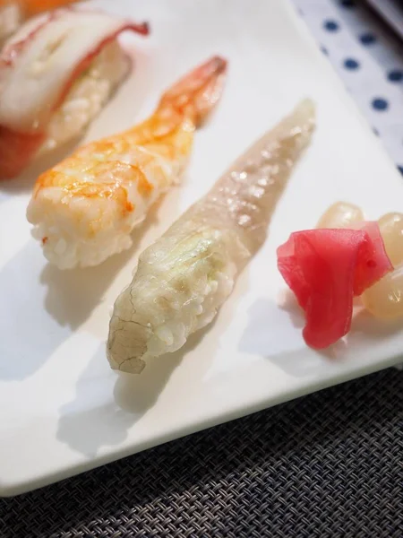 Японская Кухня Различные Суши — стоковое фото