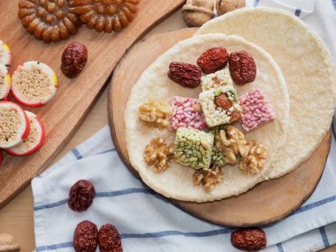 Kore geleneksel atıştırmalıkları Tatlı RicePuff, Gangjeong, Ceviz