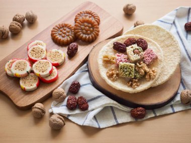 Kore geleneksel atıştırmalıkları Tatlı RicePuff, Gangjeong, Ceviz