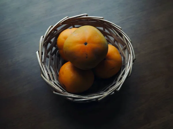 Persimmons Fruits Frais Bio Dans Panier — Photo