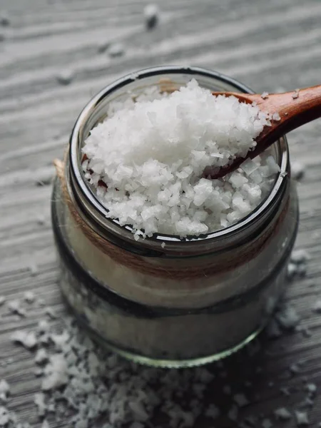 Sel Marin Cuillère Bois Dans Récipient Verre — Photo