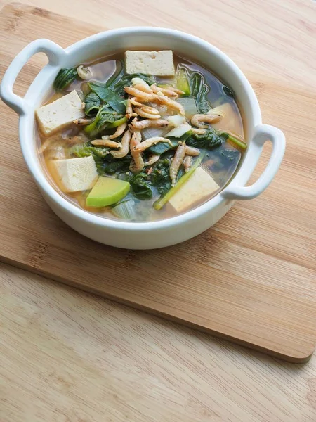 韓国の伝統的な食品エビ味噌スープ — ストック写真