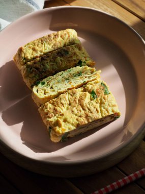 Asya yemeği Çin böreği, Tamago yak