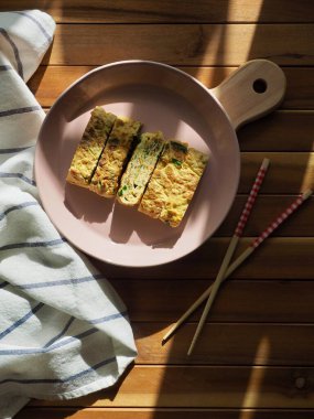 Asya yemeği Çin böreği, Tamago yak