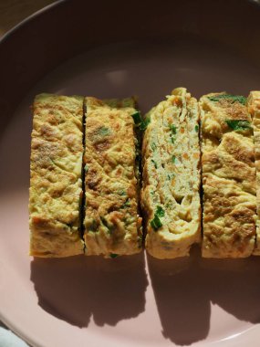 Asya yemeği Çin böreği, Tamago yak