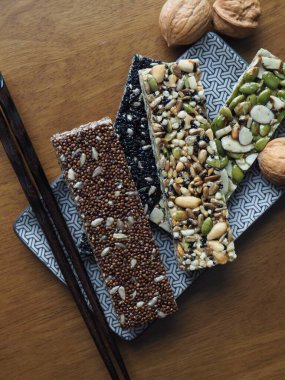 Kore geleneksel atıştırmalıkları Tatlı RicePuff, Gangjeong, Ceviz