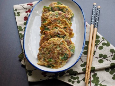 Kore usulü yumurta sebzeli krep.