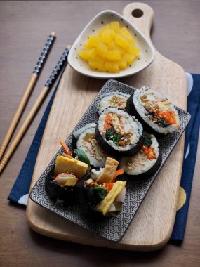 Geleneksel Kore kimbap 'ı, yemek pişirme
