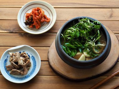 Shepherd 'ın çantasındaki soya fasulyesi çorbası.