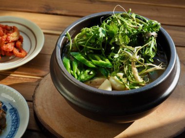 Shepherd 'ın çantasındaki soya fasulyesi çorbası.