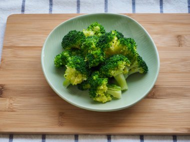 Taze organik sebzeler yeşil brokoli.