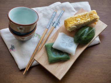 Kore geleneksel yemekleri, çeşitli pirinç kekleri.