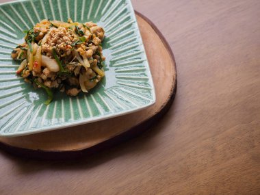 Asya yemeği domuz kızartmalı sebze.