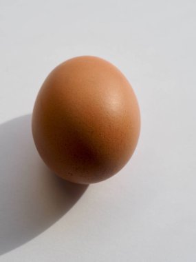 Taze kahverengi yumurta, yemek, yemek malzemeleri.