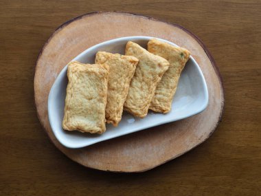 Asya yemeği balık keki, balık ezmesi, eomuk.