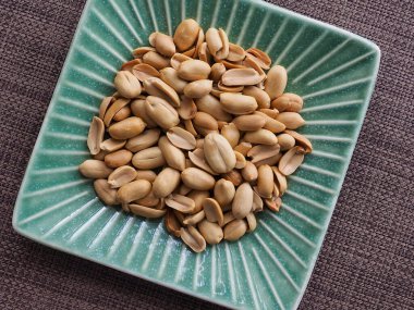 Organik fıstıklar, yiyecekler, atıştırmalıklar.