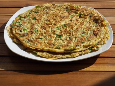 Asya yemekleri sebze ve yumurta krepleri.