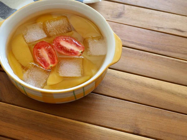 Pêssego Amarelo Cristalizado Tomate Cereja Gelo — Fotografia de Stock