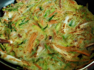 Kore geleneksel sebzeli gözleme, Pajeon,