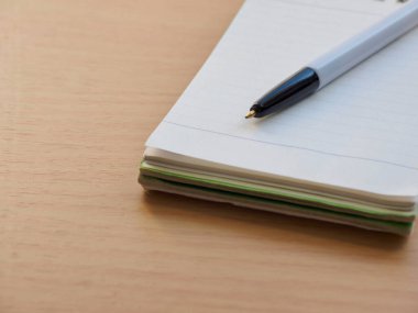 Not defteri ve tükenmez kalem