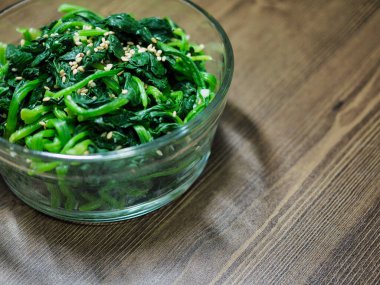 Kore geleneksel ıspanak bitkileri