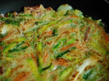 Kore geleneksel sebzeli gözleme, Pajeon,