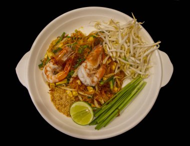 Tayland yemeği, Pad Thai, kuru erişte, sokak yemeği, en lezzetli, siyah sırtlı yemek fotoğrafçılığı, üst manzara..