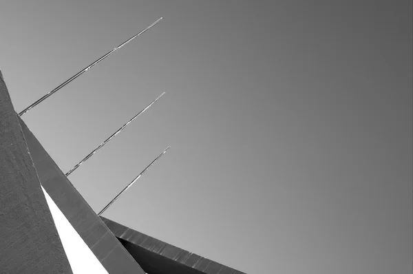 Telhado com antenas — Fotografia de Stock