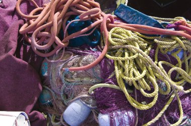 balık ağlarına limandaki