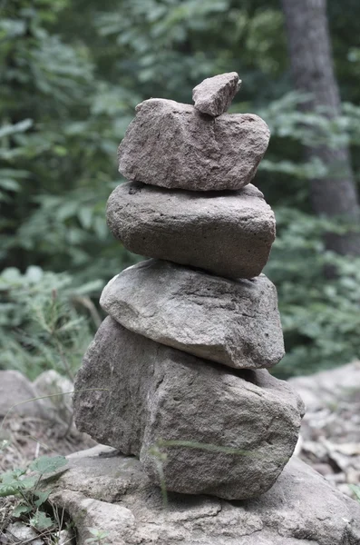 Pirâmide de pedra — Fotografia de Stock