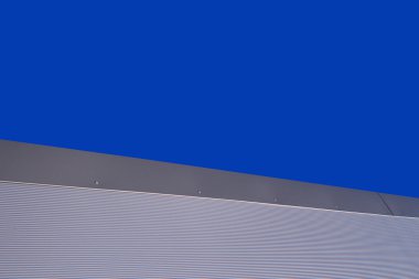 Metalik endüstriyel cephe