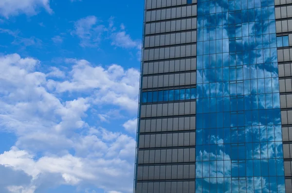 Pared de cristal azul moderno — Foto de Stock