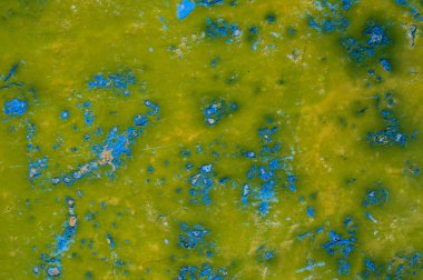 eski boyalı yüzeye