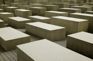 Öldürülen Avrupa Yahudilerinin anısına.