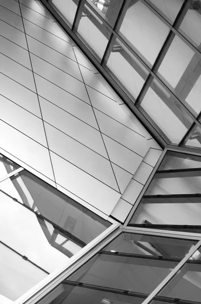 High glass facade of building — Stockfoto