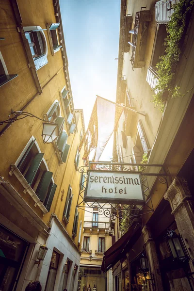 Gente en las calles de Venecia —  Fotos de Stock