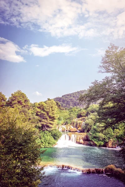 Şelaleler, cascades ile Krka nehir — Stok fotoğraf