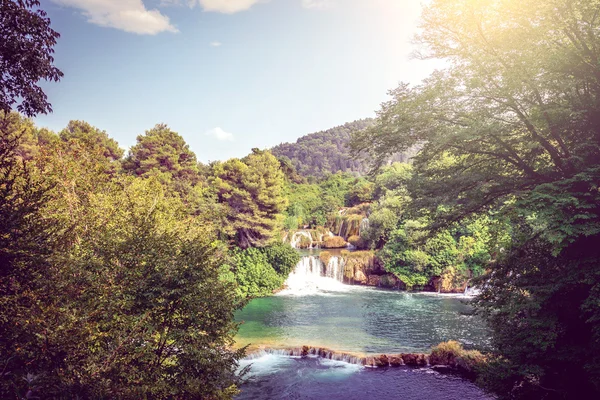 De rivier Krka met de watervallen, cascades — Stockfoto