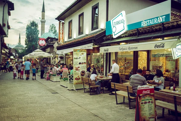 Iftar middag i Sarajevo, Bosnien och Hercegovina — Stockfoto