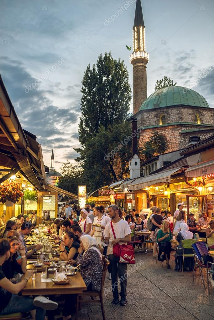 Iftar middag i Sarajevo, Bosnien och Hercegovina – Redaktionell ...